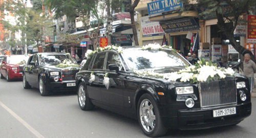Siêu xe Rolls-Royce biển 9999 trong đám cưới đại gia