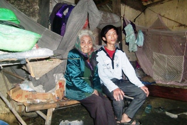 Thương cậu trò nghèo trong ngôi nhà...3 người tâm thần
