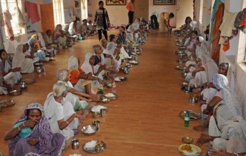 Địa ngục trần gian của góa phụ Ấn Độ