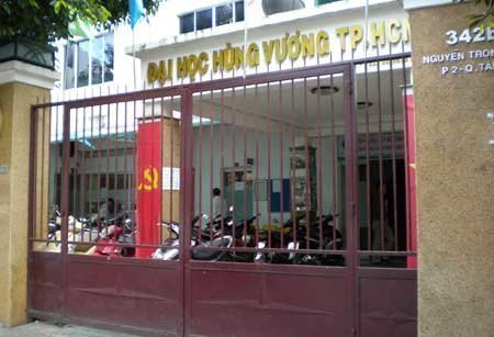 Mất đoàn kết, ĐH Hùng Vương bị dừng tuyển sinh