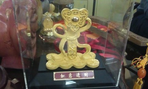 8/3: Lùng quà bằng ngọc, vàng tiền triệu