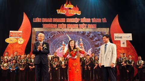 Lần thứ 6 AIA VN nhận giải thưởng Rồng vàng