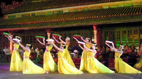 Festival Huế: DN lữ hành 'chầu chực' thông tin