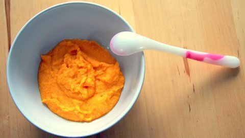 Kinh nghiệm cho trẻ ăn dặm của mẹ Việt ở Đức