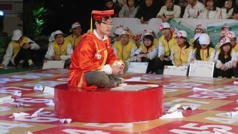 Chuyên Tự nhiên áp đảo dân Ams
