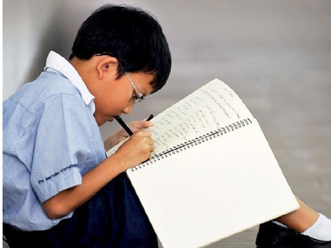 AIS phát động cuộc thi viết truyện ngắn bằng tiếng Anh
