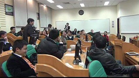 Giảng bài 'văng tục' có hấp dẫn?