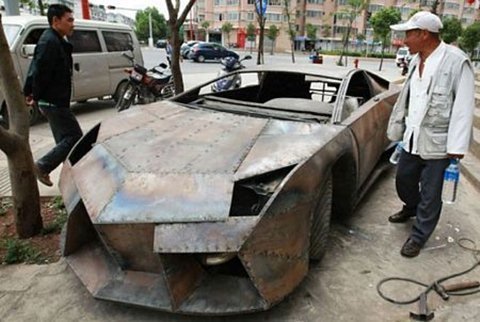 Xem dân Trung Quốc tự chế siêu xe, máy bay, tàu ngầm