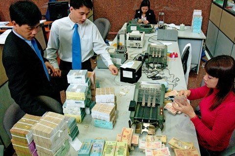 Dọn dẹp thị trường để bỏ trần lãi suất