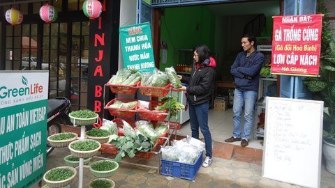 Đặc sản bán chạy nhờ quán cóc, cửa hàng ảo