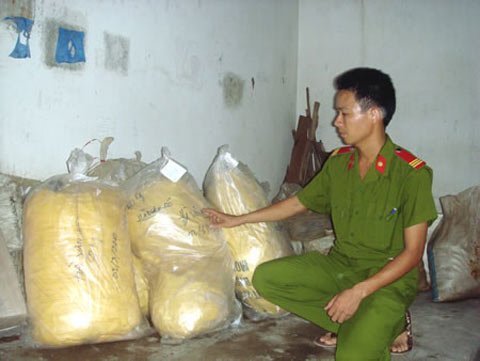 Phát hiện thanh niên vận chuyển chất cực độc