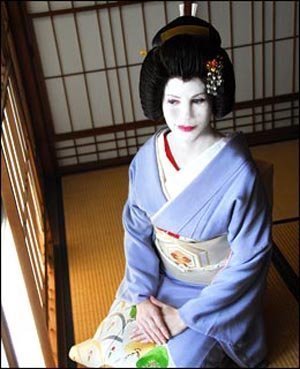 Gặp Geisha da trắng đầu tiên trên thế giới