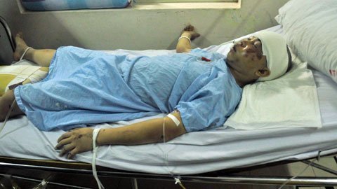 Đã rõ người lái xe kéo lê công an