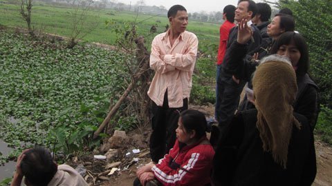 Vụ lấp mộ: Lòng dân Tứ Kỳ như lửa đốt