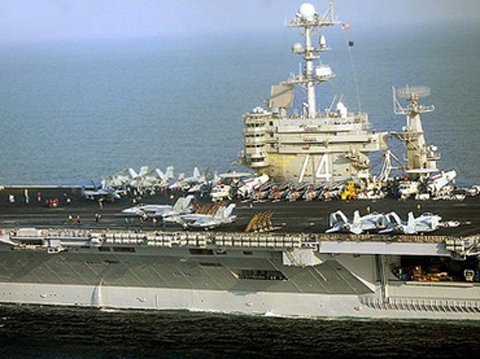 Ngoại giao tàu chiến Mỹ nhằm vào Iran