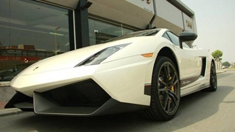 Hình ảnh bộ sưu tập “xế khủng” của đại gia Ninh Bình