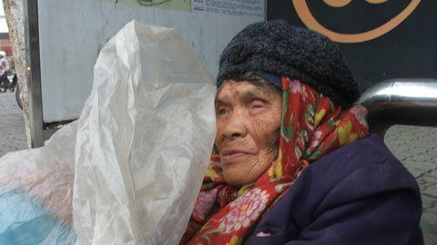 Bọn trộm nhẫn tâm đêm đêm vẫn tìm tiền của cụ!