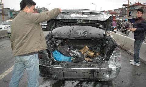 Ngỡ ngàng trước kết luận: Xăng không gây…cháy xe?