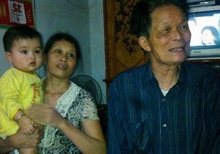 Những cuộc tình gây sốc của các... ông lão Việt