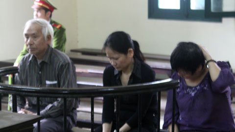 Săn trẻ sơ sinh từ những thiếu nữ lỡ dại