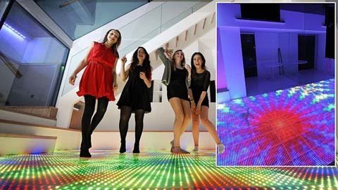 Xây hộp đêm trong nhà để giữ con