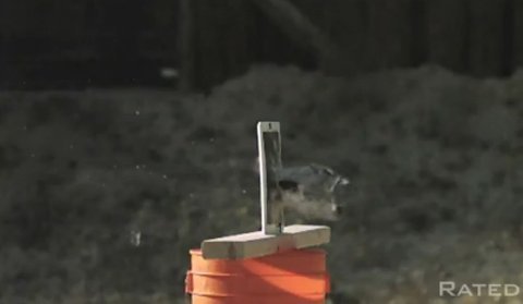 iPad mới bị đem ra làm bia thử đạn