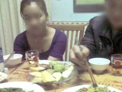 Lật tẩy 'kỹ nghệ' moi tiền của gái làng chơi