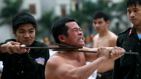 Những pha biểu diễn khó tin của học viên cảnh sát