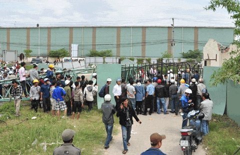 Đà Nẵng: Cần cẩu đè công nhân chết tại chỗ