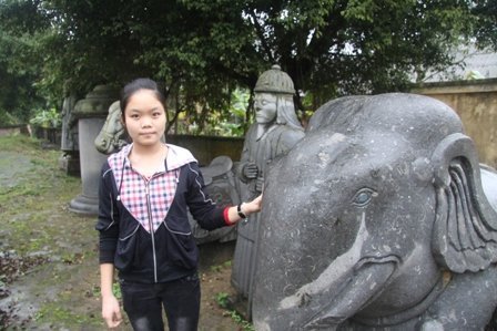 Cuộc vận chuyển kỳ lạ quần thể tượng đá