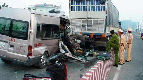 Vụ tông xe kinh hoàng, do tài xế ngủ gật