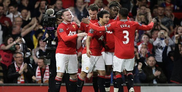 Thắng nghẹt thở Fulham, M.U giật lại ngôi đầu