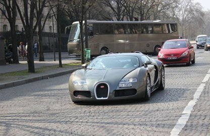 Cận cảnh chiếc Bugatti Veyron hàng độc của Samuel Eto’to