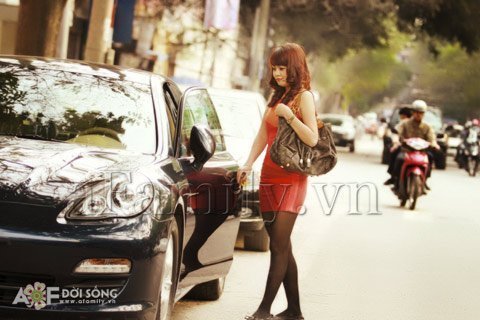 Gái Hà Thành chơi xế xịn