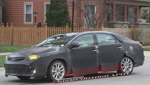 “Bắt gặp” mẫu xe sedan mới của Toyota trên đường thử