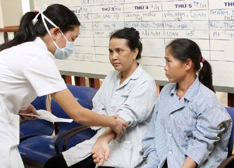 Bệnh viện công đã 'rút ruột' bệnh nhân như thế nào?