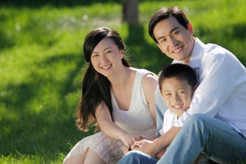 Lấy chồng gay,  tôi phải nuôi con một mình