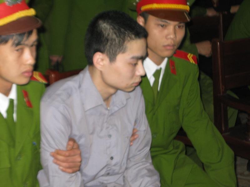 Gia đình cháu Bích đề nghị hủy án