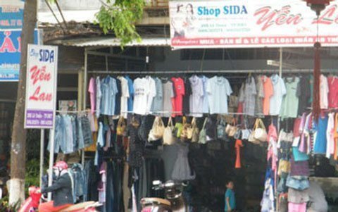 Nổi da gà với hàng 'sida' trên phố thị