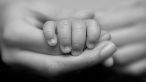 Sinh ra chưa có tên đã mang nhiều “bệnh nhà giàu”