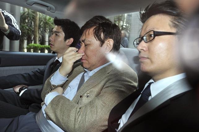 Lao đao gia đình sở hữu toàn nhà chọc trời Hong Kong