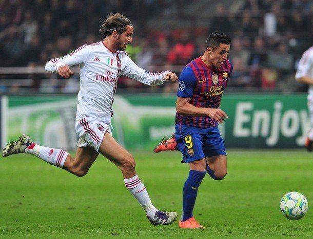 Catania - Milan: Tiếp lửa tới Nou Camp