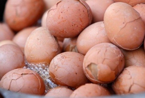Đặc sản trứng luộc nước tiểu ở Trung Quốc