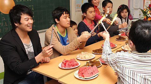 Thanh Bùi trở lại trường Einstein vì trẻ tự kỉ