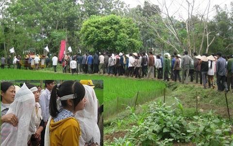 2 đám tang của 2 cha con