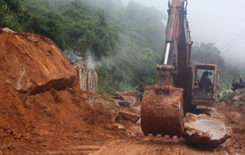 Sạt lở nghiêm trọng đường Đà Lạt – Nha Trang