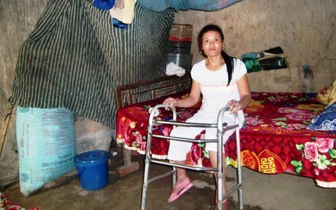 Cả đời đi ở đợ…nay nằm một chỗ chẳng chồng con