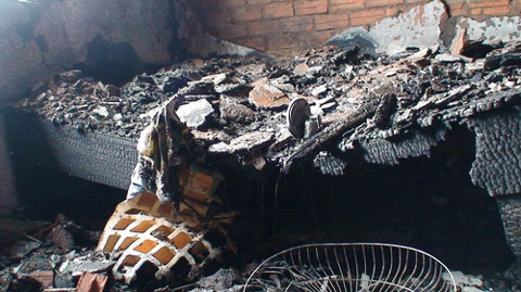 Cháy chung cư K300, cả trăm người hoảng hốt