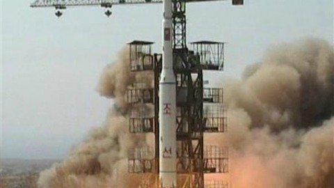 Thế giới 24h: Triều Tiên chế siêu tên lửa