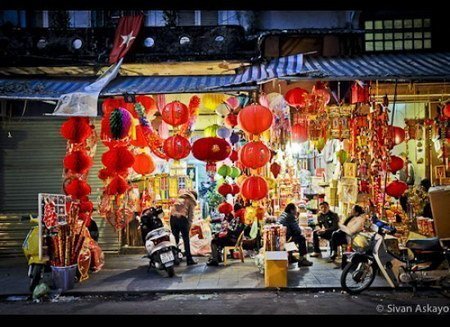 Nữ phóng viên Mỹ 'đứng tim' khi qua đường ở Hà Nội